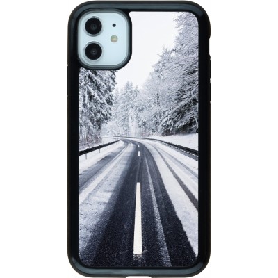 Coque iPhone 11 - Hybrid Armor noir Winter 22 Snowy Road