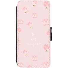 Coque iPhone 11 - Wallet noir Mom 2023 your are magical