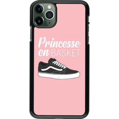 Coque iPhone 11 Pro Max - princesse en basket