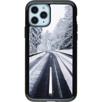 Coque iPhone 11 Pro - Hybrid Armor noir Winter 22 Snowy Road