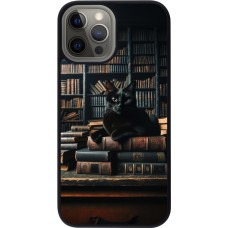 Coque iPhone 12 Pro Max - Silicone rigide noir Chat livres sombres