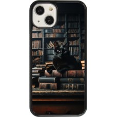 Coque iPhone 13 - Chat livres sombres