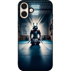 Coque iPhone 16 Plus - Silicone rigide noir Samouraï en prière