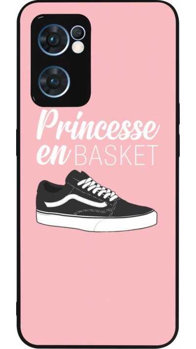 Coque OPPO Reno7 5G - Silicone rigide noir princesse en basket