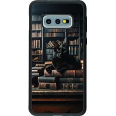 Coque Samsung Galaxy S10e - Silicone rigide noir Chat livres sombres