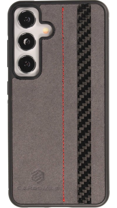 Coque Samsung Galaxy S24+ - Carbomile alcantara et carbone avec surpiqûres rouges (compatible MagSafe)