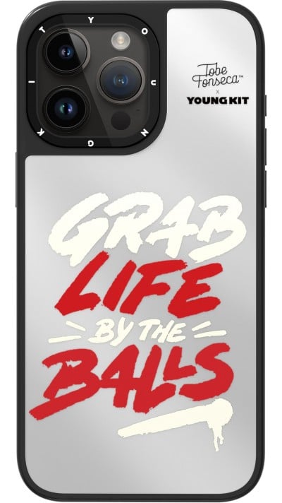 Coque iPhone 15 Pro - YOUNGKIT x Tobe Fonseca - Mirror Grab Life by the Balls