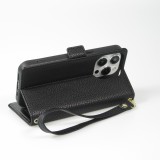 iPhone 15 Pro Case Hülle - Flip Wallet aus veganem Leder mit Brieftasche und Magnetverschluss - Schwarz