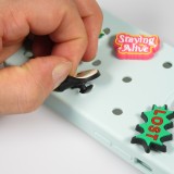 Charm bijou 3D pour coque avec trous style Crocs - Happy Brown Book