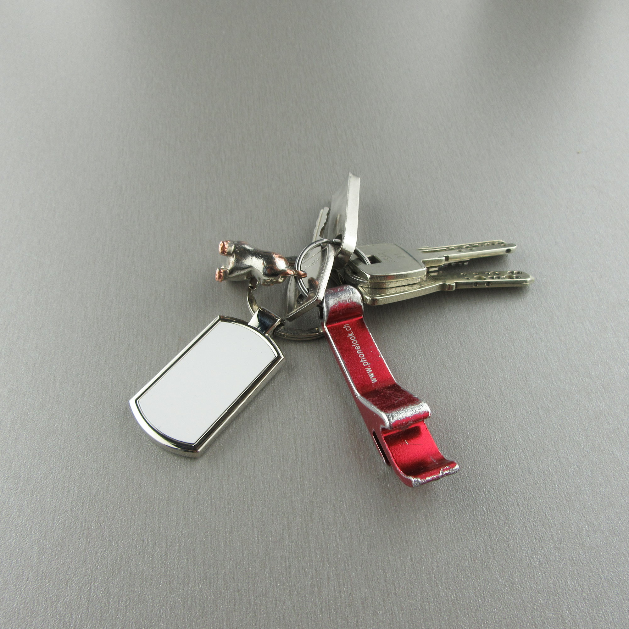 Porte clé personnalisable en metal et fibre de carbonne