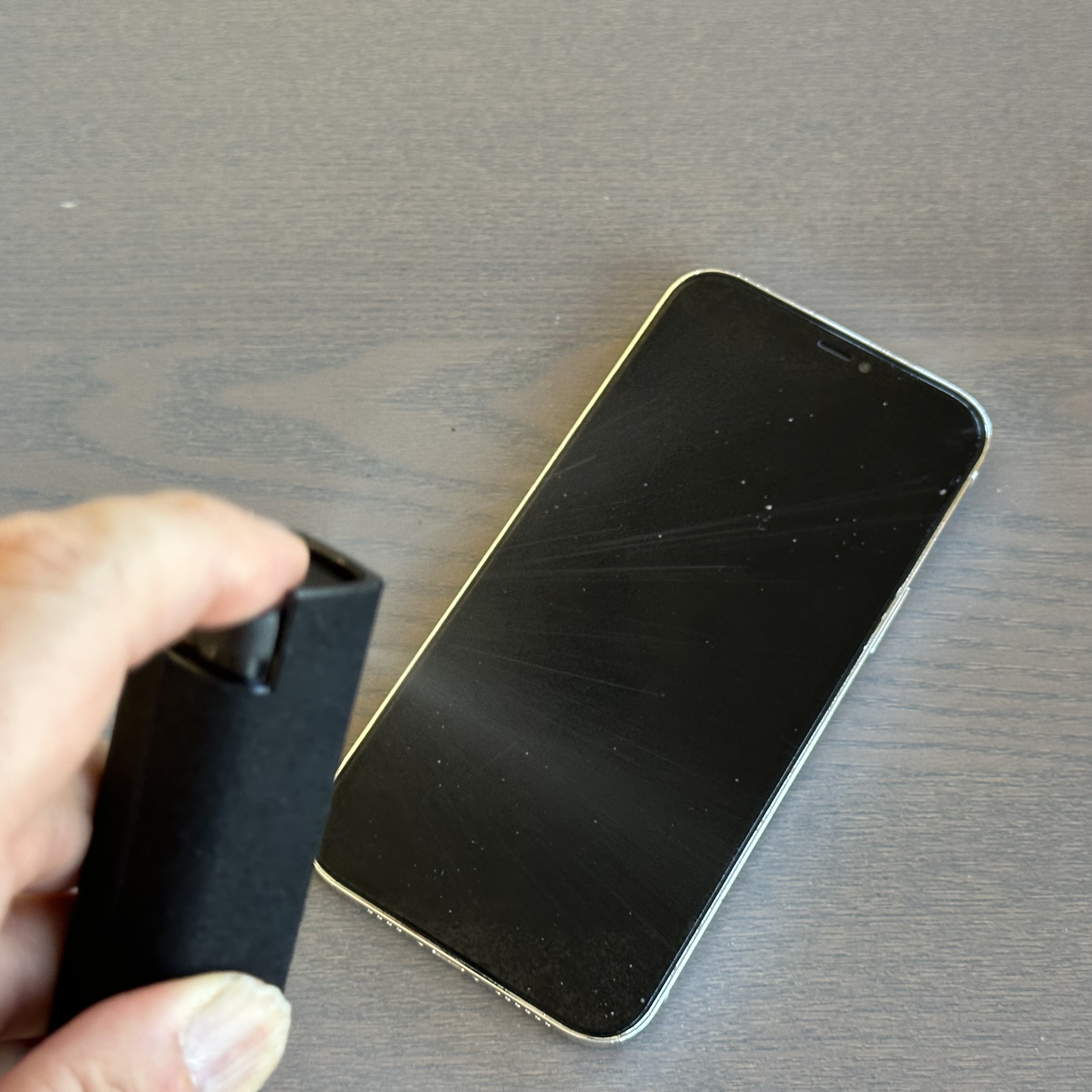 Stylet de précision universel - Stylo tactile pour les écrans Smartphones -  Noir - Acheter sur PhoneLook